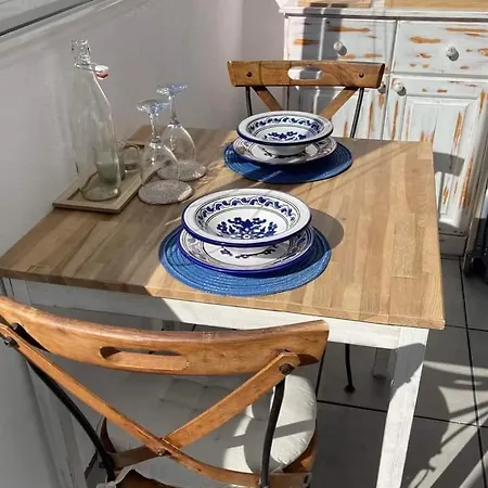 Stylish Close To In With Pool Appartement