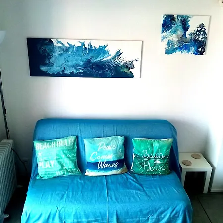 Stylish Close To In With Pool