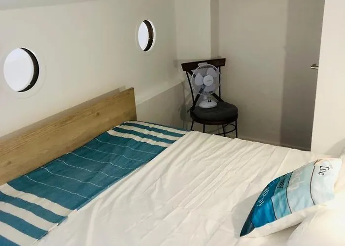 Stylish Close To In With Pool Narbonne