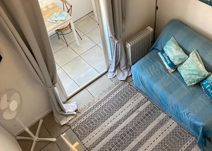 Apartman Stylish Close To In With Pool Narbonne