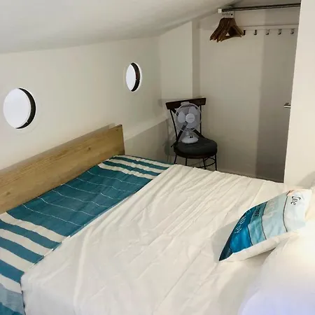 Stylish Close To In With Pool Narbonne